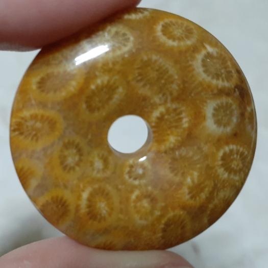 【三寶坊】天然珊瑚玉 平安扣 咖色系 菊花石 珊瑚玉吊墜 P1-P5-細節圖8