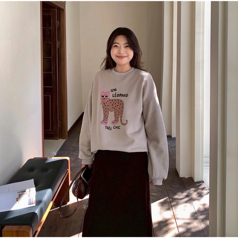 ✝️（現貨）🐆粉紅圍巾豹紋花豹大學T-細節圖2