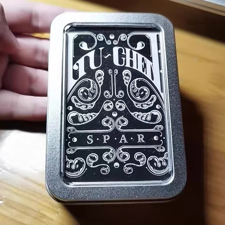 【千葉撲克】現貨 撲克牌錫盒收藏盒 撲克收納鐵盒 撲克牌收藏盒 收藏盒 收納盒 撲克牌盒 撲克收藏 撲克鐵盒-細節圖2