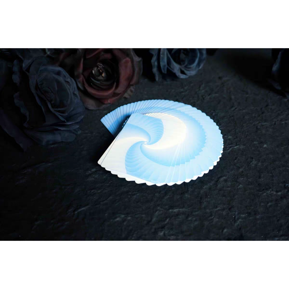 【千葉撲克】現貨 愛與夢境藍色款 撲克牌 布紋 無點數 魔術 收藏牌 花切專用牌 禮物 練習牌 紙牌 渡邊燙金-細節圖8