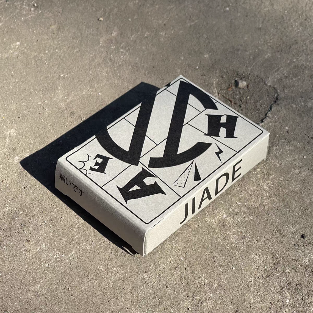 【千葉撲克】現貨 賈德漫畫 v4 限量漫畫撲克牌 二次元 動漫 漫畫花切 魔術道具收藏牌 紙牌 uspcc 花切專用牌-細節圖4