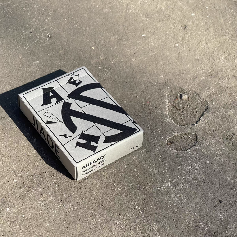 【千葉撲克】現貨 賈德漫畫 v4 限量漫畫撲克牌 二次元 動漫 漫畫花切 魔術道具收藏牌 紙牌 uspcc 花切專用牌-細節圖5