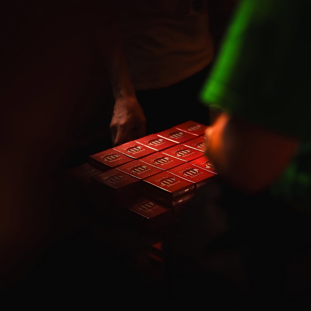 【千葉撲克】現貨 DG S&M 聯名 Dealersgrip 煙與鏡 DD撲克牌 紅色 藍色 魔術花切收藏 uspcc-細節圖8