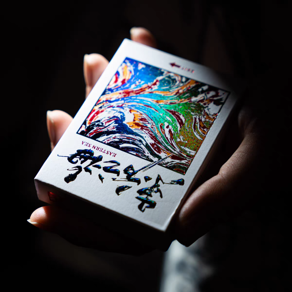 【千葉撲克】現貨 東方之海 三色燙金 金屬油墨工藝 收藏牌 魔術 花切專用牌 單車牌 禮物 紙牌 uspcc 渡邊燙金-細節圖3