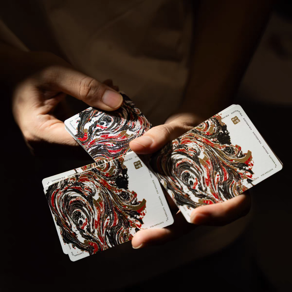 【千葉撲克】現貨 東方之海 三色燙金 金屬油墨工藝 收藏牌 魔術 花切專用牌 單車牌 禮物 紙牌 uspcc 渡邊燙金-細節圖8