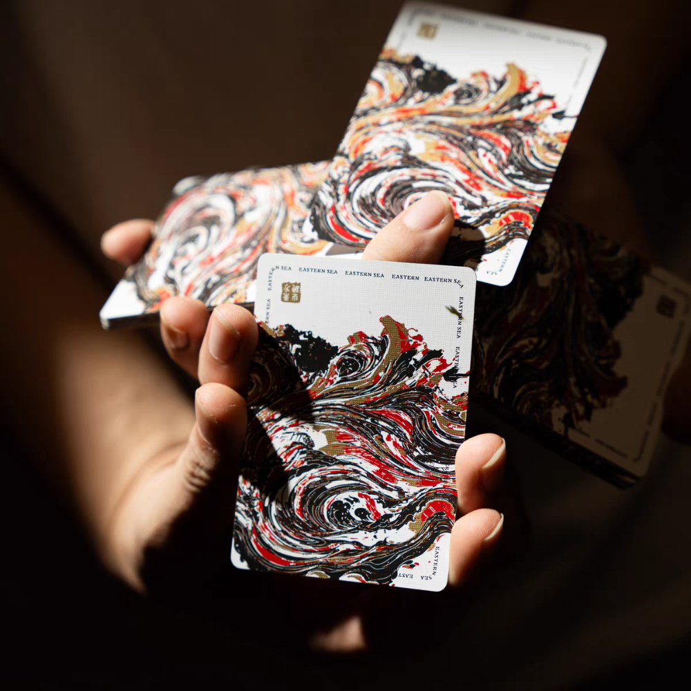 【千葉撲克】現貨 東方之海 三色燙金 金屬油墨工藝 收藏牌 魔術 花切專用牌 單車牌 禮物 紙牌 uspcc 渡邊燙金-細節圖11