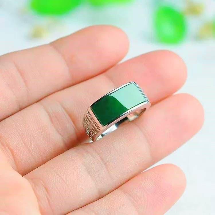 霸氣男士戒指 仿玉石戒指 男款指環 黑戒指 寬版戒指 男生戒指 大戒指 開口可調戒指 仿玉髓戒指 復古寶石戒指 綠戒指-細節圖5