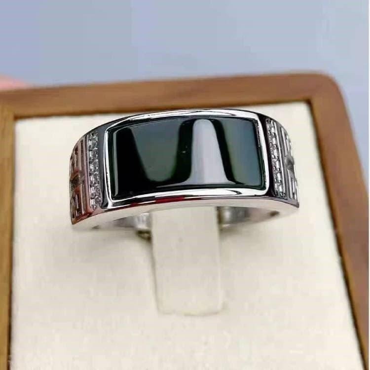 霸氣男士戒指 仿玉石戒指 男款指環 黑戒指 寬版戒指 男生戒指 大戒指 開口可調戒指 仿玉髓戒指 復古寶石戒指 綠戒指-細節圖7