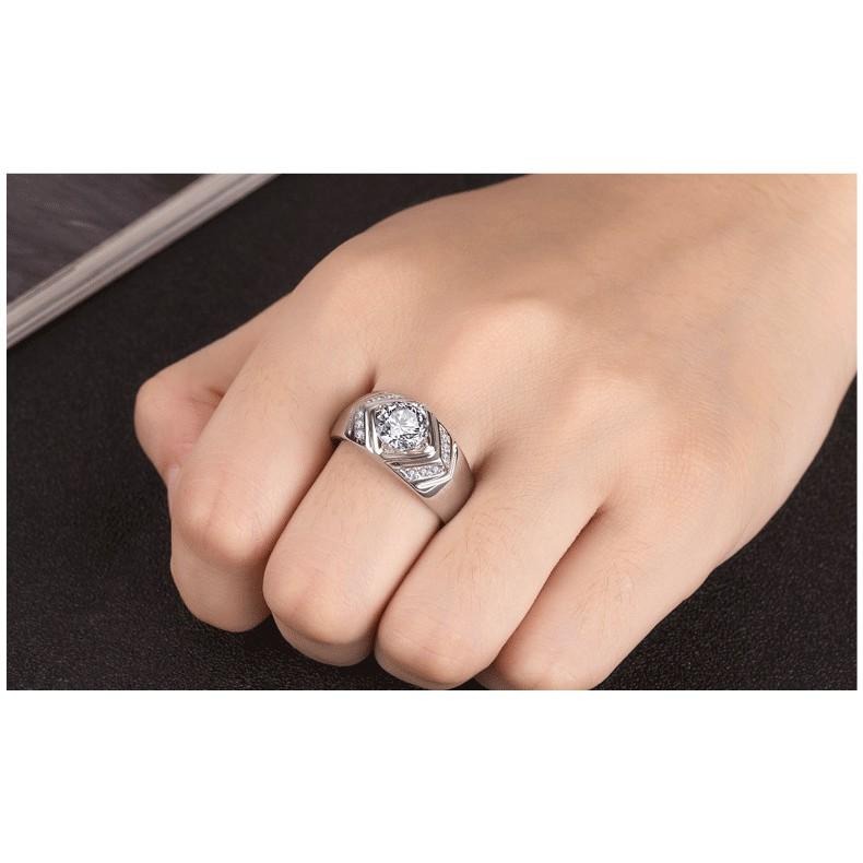 時尚男戒 霸氣指環 男士戒指 鑽石仿真鑽戒 水晶戒指銅飾 水鑽鍍銀戒指 活圍可調節 寬版戒指 男生流行飾品 個性型男配件-細節圖5