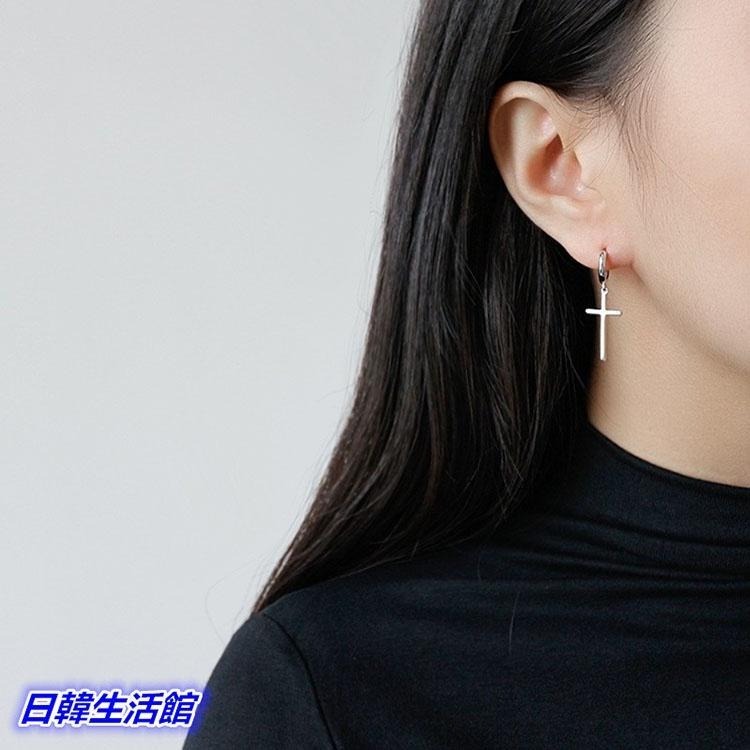 光面十字架耳環 韓國耳環 型男耳環耳扣 金屬耳環 男女通用款 情侶裝配件 個性耳環 男性飾品 十字架吊墜耳環 日韓生活館-細節圖5
