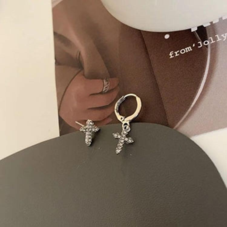 十字架耳環 不對稱耳環 個性耳環 時尚百搭耳飾 龐克風飾品 金屬耳環 耳扣 水鑽耳環 小巧十字架耳釘 滿鑽耳環 簡約耳環-細節圖9