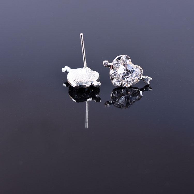 一箭穿心水晶小耳釘 愛心耳環 日韓流行小物 愛神之箭邱比特 水鑽耳環女生配件 簡約甜美耳環 創意飾品台灣現貨 日韓生活館-細節圖4