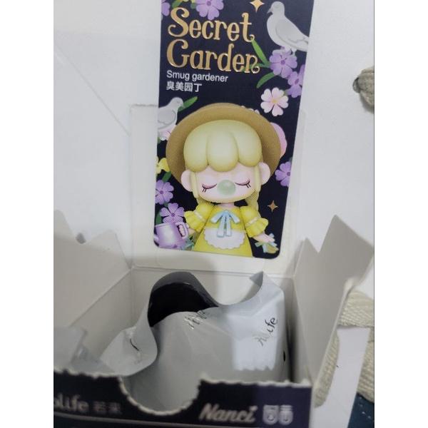 單售 Rolife 若來 Nanci 秘密花園系列 確認款 園丁 雕像 池塘 盒抽 設計師 公仔 玩具-細節圖2