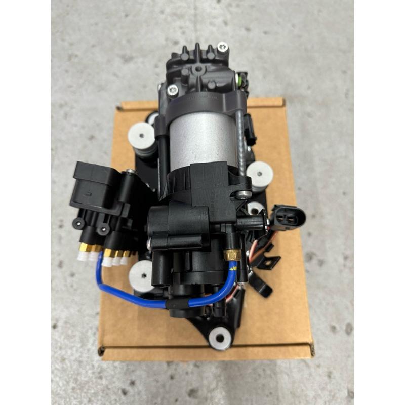 BMW G11 G12 氣壓避震器打氣幫浦總成 37206884682  37206861882-細節圖3