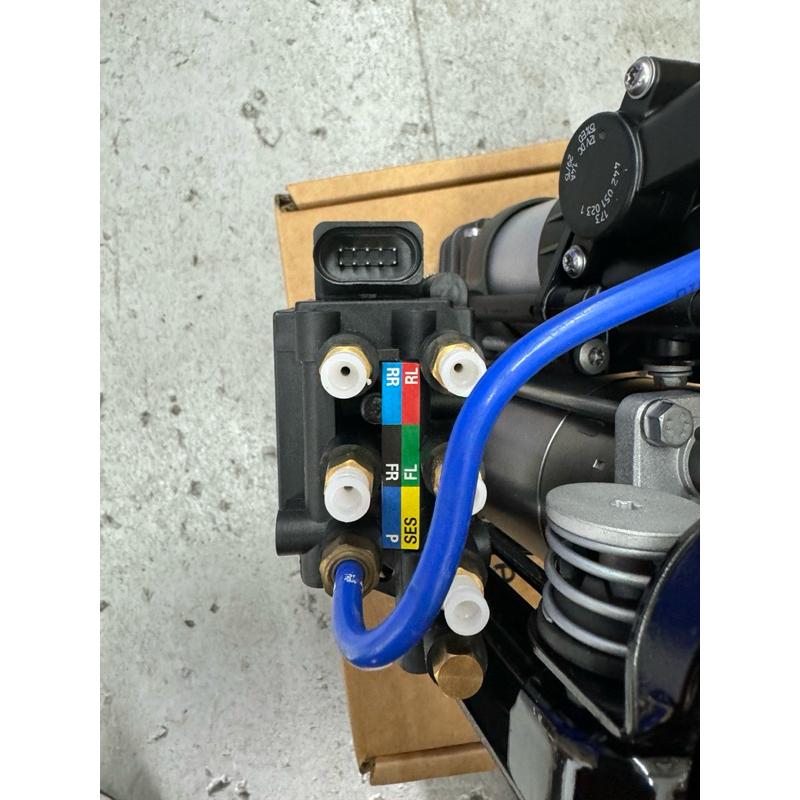 BMW G11 G12 氣壓避震器打氣幫浦總成 37206884682  37206861882-細節圖7