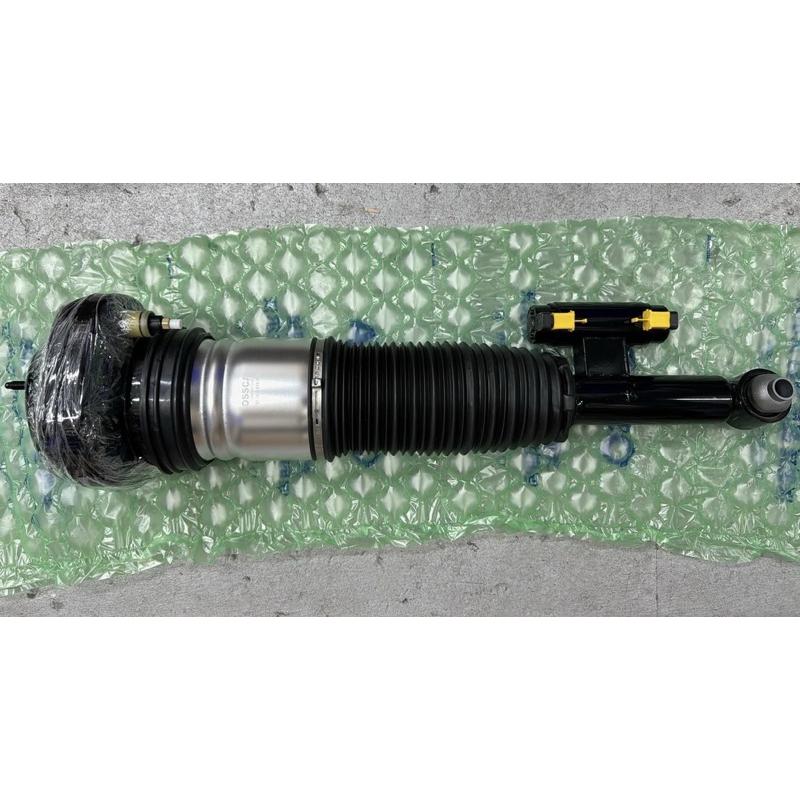BMW G11 G12氣壓式避震器 前左37106877553 前右37106877554 後左37107915953-細節圖6