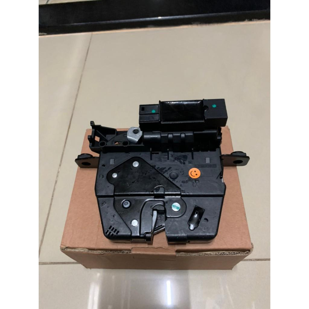 BMW F01 F02 F03 F04 F07GT F10 F15 F31 F85後廂蓋六角鎖51247269543-細節圖2