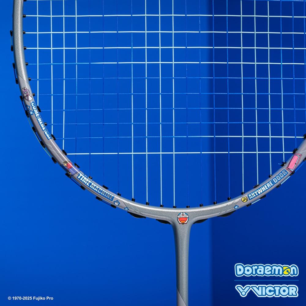 【凱將體育】勝利 X 哆啦a夢 聯名 羽球拍 TK-DRM H VICTOR 可愛 小叮噹 哆啦-細節圖2