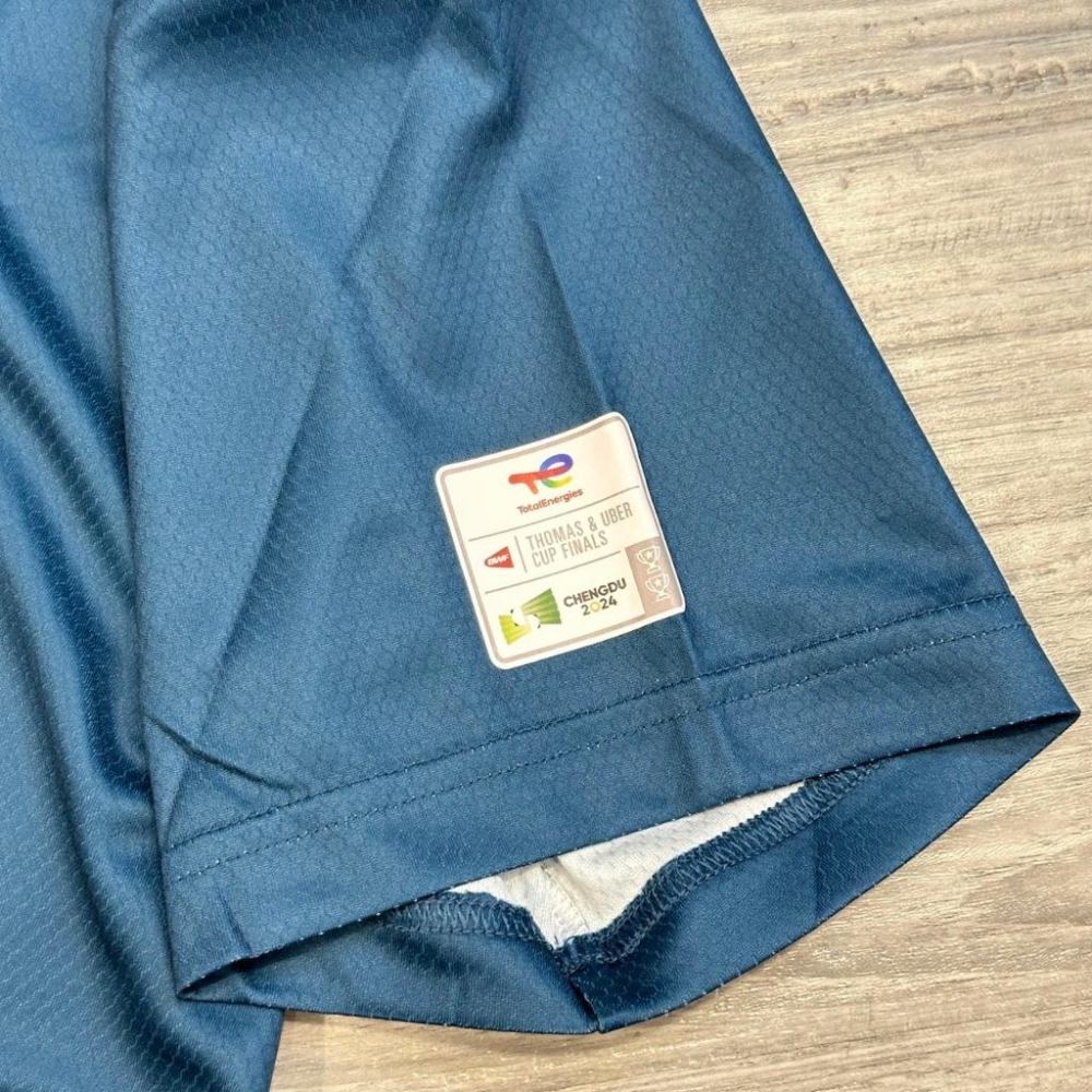 【凱將體育羽球店】VICTOR 2024 湯優盃紀念T恤 TUC2401-細節圖6