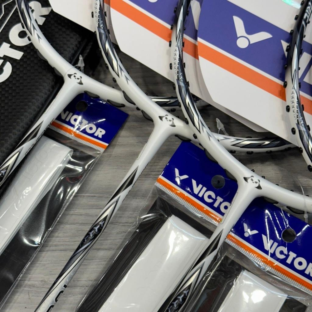 【凱將體育羽球店】2024湯優盃 球拍 ARS100X 湯優盃紀念拍-細節圖3