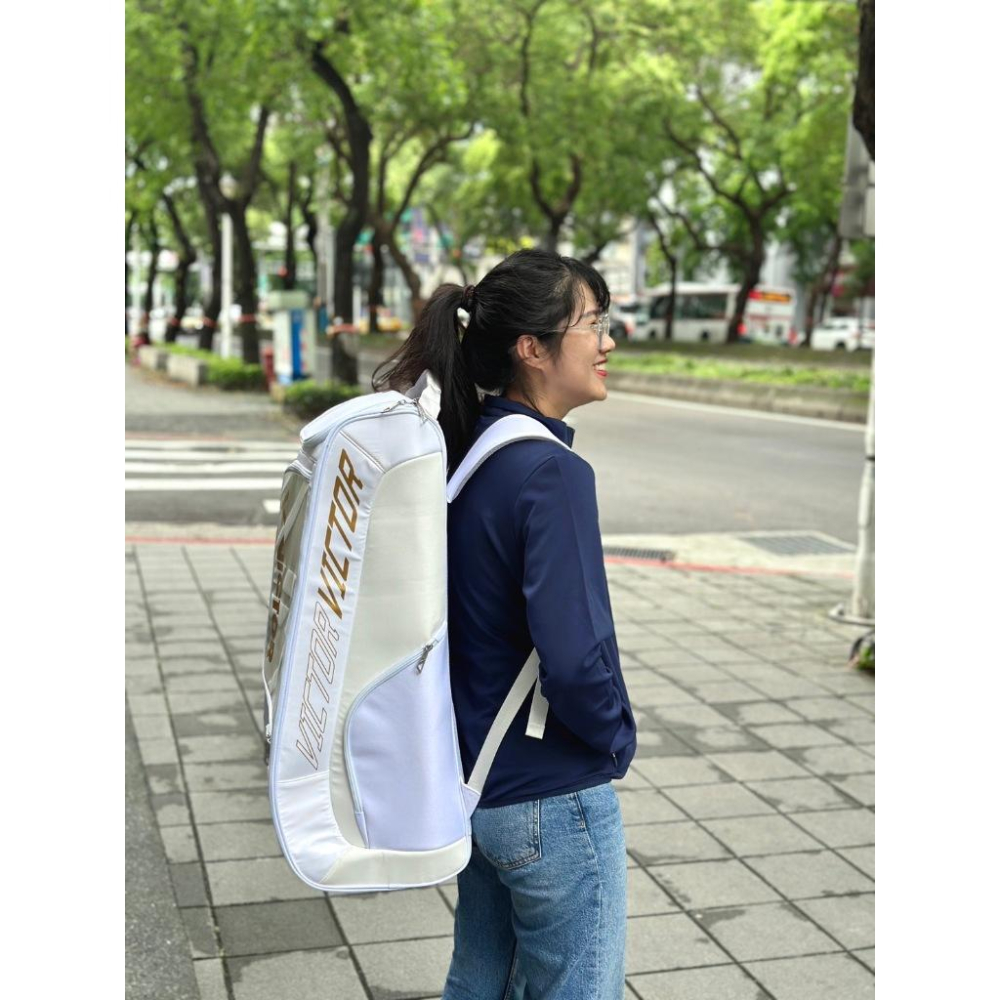 【凱將體育】VICTOR 長型 白金 後背包 概念店限定 羽球袋 羽球背包 BR7007 AX 白金-細節圖3