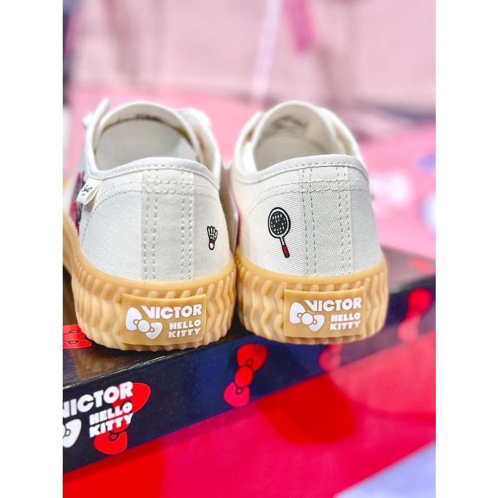 【凱將體育羽球店】VICTOR X HELLO KITTY 聯名帆布鞋 零碼特價 餅乾鞋 可愛 少女 凱蒂貓 羽球-細節圖3