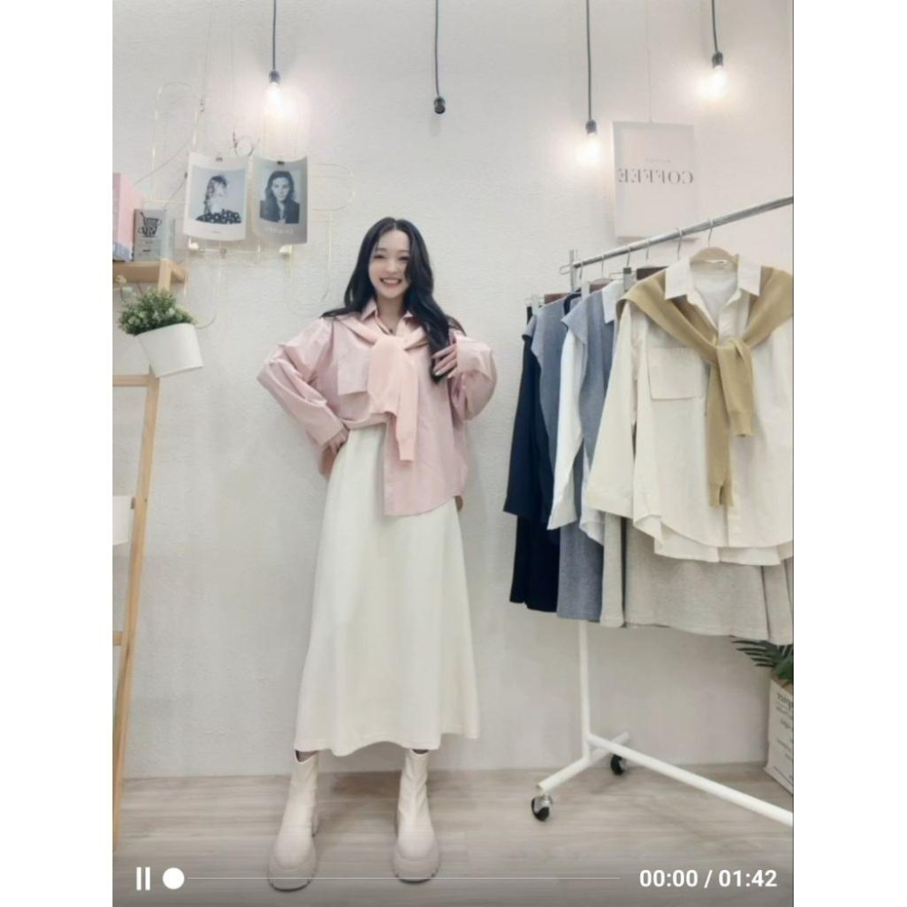 💗現貨白/卡/粉💗獨家7027好感配色披肩襯衫+薄料磨毛長裙鬆緊腰圍長裙兩件式套裝襯衫套裝-細節圖5