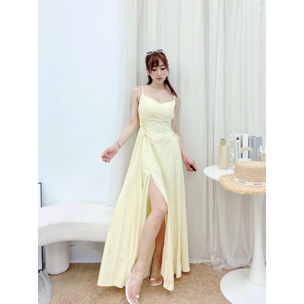 💗現貨黃/白/粉/綠💗✨獨家✨#11532 V領瘦身綁繩開衩長洋渡假長洋裝女神長洋細肩帶長洋裝-細節圖3