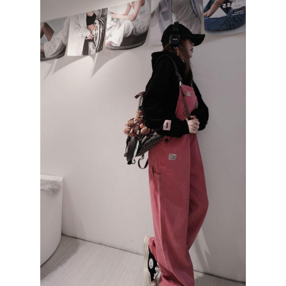 💗預購💗85352可可愛愛貼布寬鬆莓果色吊帶褲連身褲-細節圖3