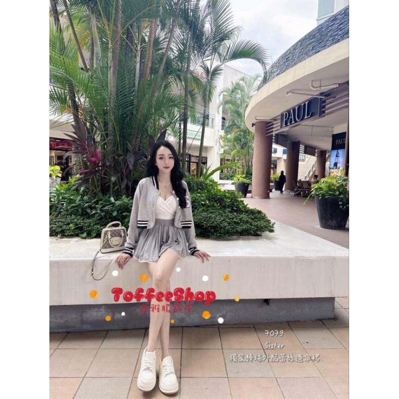 💗現貨黑/白/灰💗7079獨家棒球外套+蕾絲邊傘裙鬆緊腰圍傘裙短裙褲裙兩件式套裝休閒套裝約會套裝-細節圖4