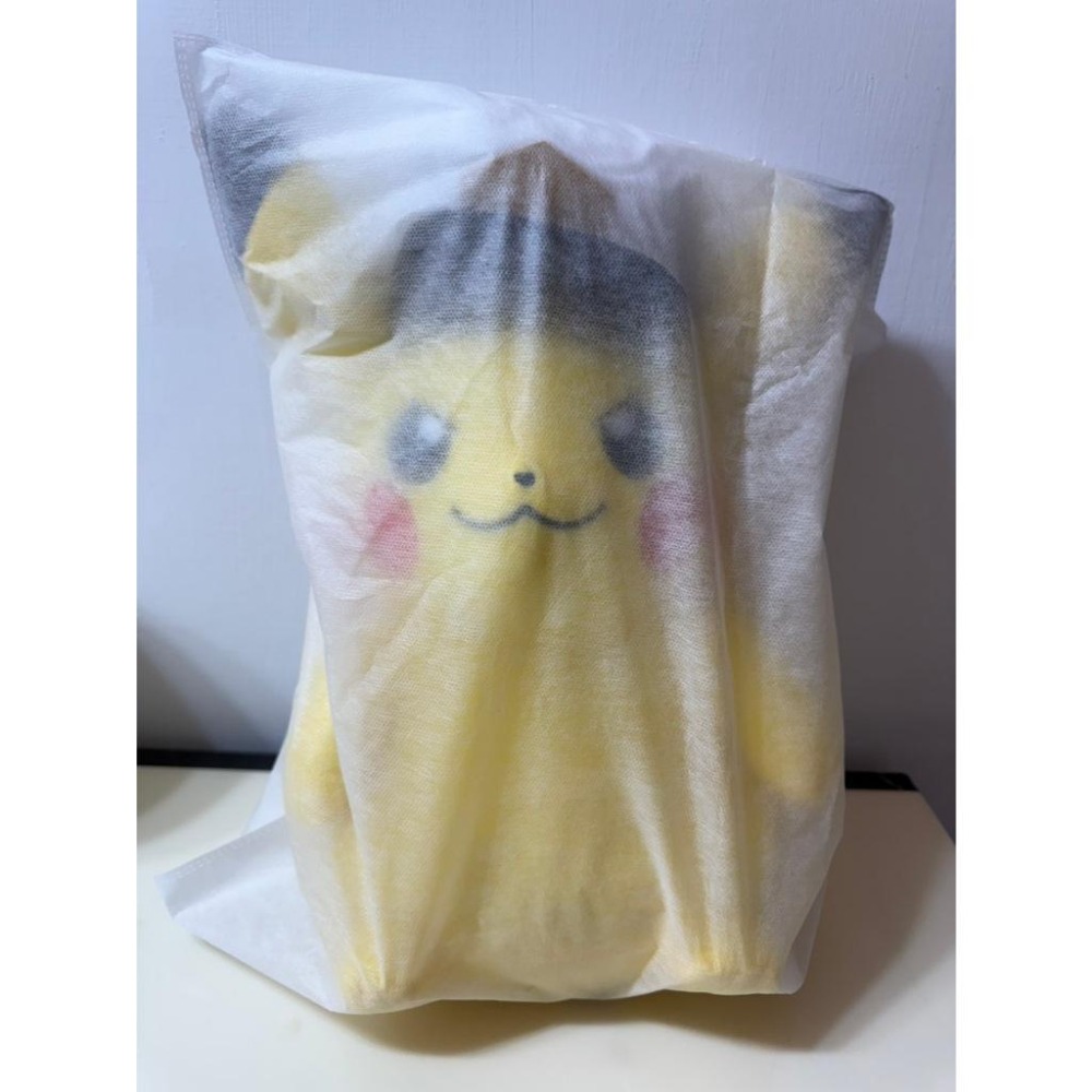 日本帶回 全新現貨 景品 37CM(含帽子) 皮卡丘船長 寶可夢 娃娃 絨毛娃娃 BANPRESTO 日本娃娃機-細節圖4