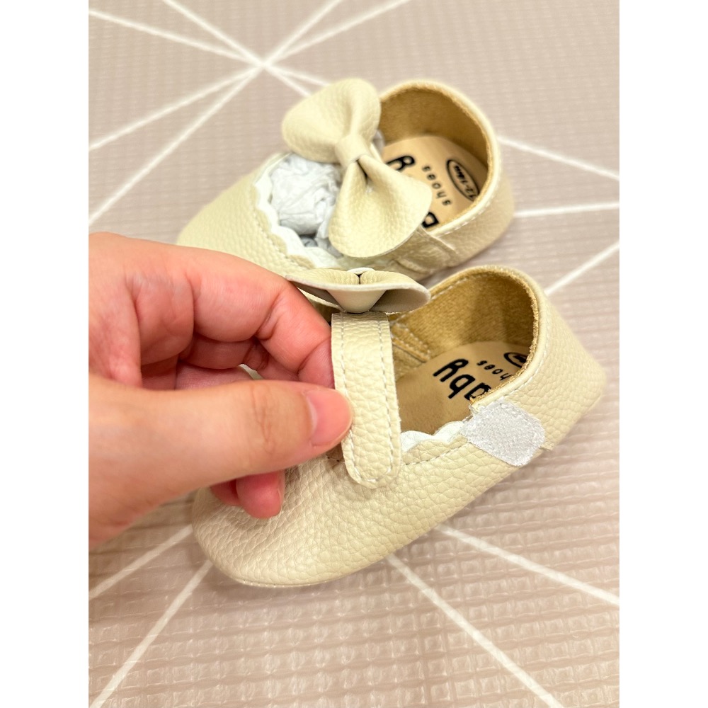 （全新）皮革奶油花邊蝴蝶結軟底學步鞋-細節圖3