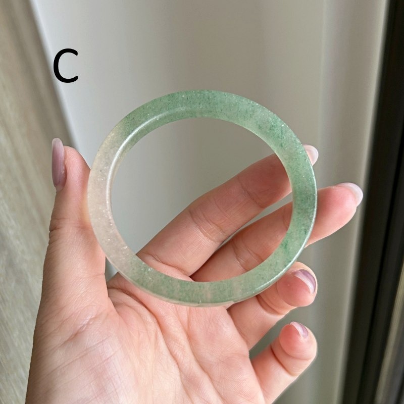 天然水晶礦石AA918綠草莓手鐲方鐲(54圈口)福利價-細節圖6