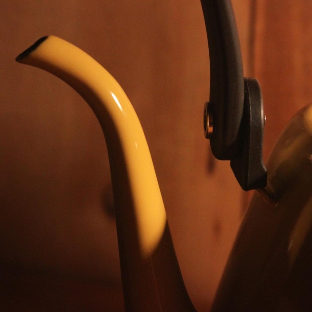 【野田琺瑯 Noda Horo】日本製琺瑯茶壺 DK-200 琺瑯手沖壺 2L｜藍色／黃色／白色-細節圖3