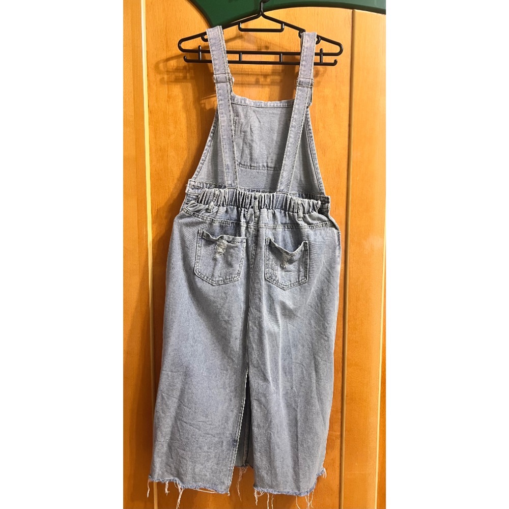 淺色牛仔破洞吊帶裙-細節圖2