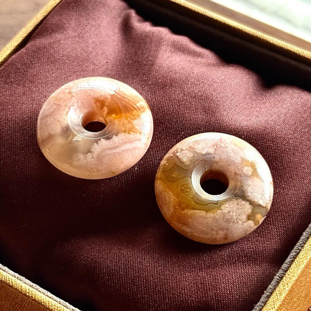 滿樹爛漫丨櫻花瑪瑙雕刻件平安扣旗袍扳指丨水晶靈氣噴霧能量丨彌雅原創設計-細節圖7