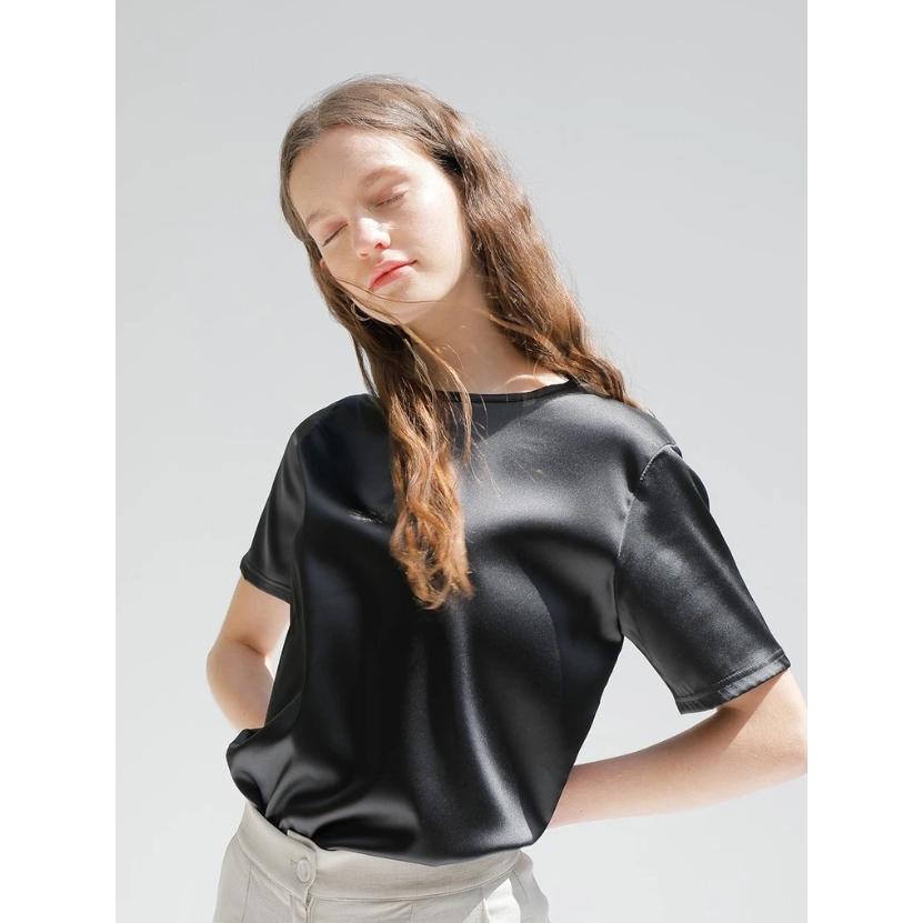 韓國選品｜韓國設計師品牌YUPPE 質感緞面上衣-黑色-細節圖2