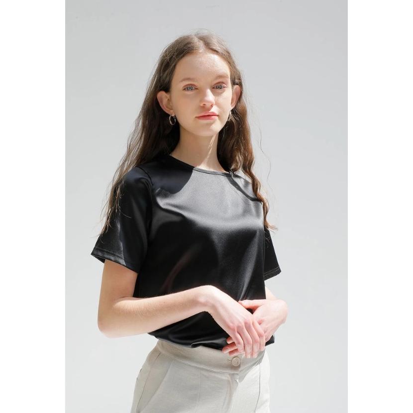 韓國選品｜韓國設計師品牌YUPPE 質感緞面上衣-黑色-細節圖3