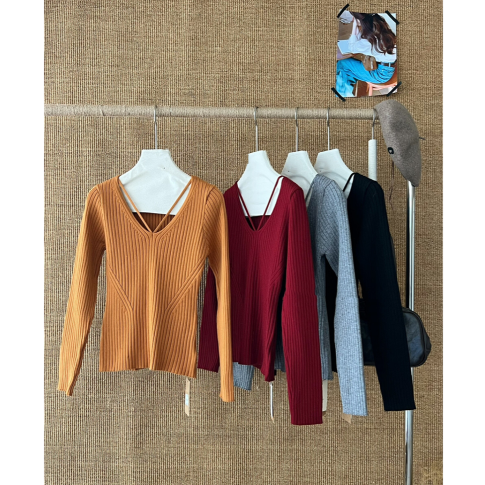 簡約V領粗坑條修身針織上衣-細節圖10