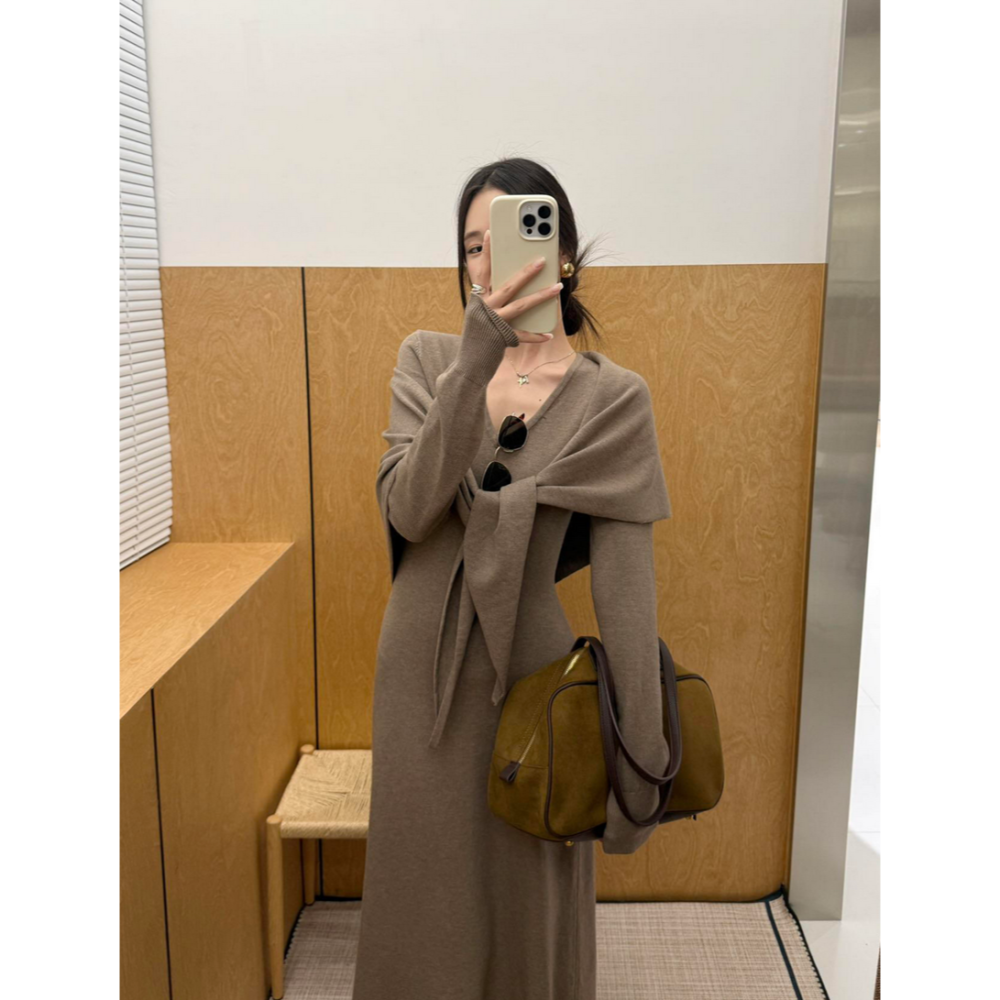 韓系氣質慵懶風V領修身針織連身長裙(配披肩)-細節圖6