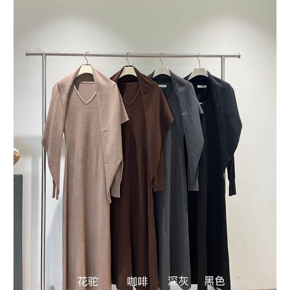 韓系氣質慵懶風V領修身針織連身長裙(配披肩)-細節圖7