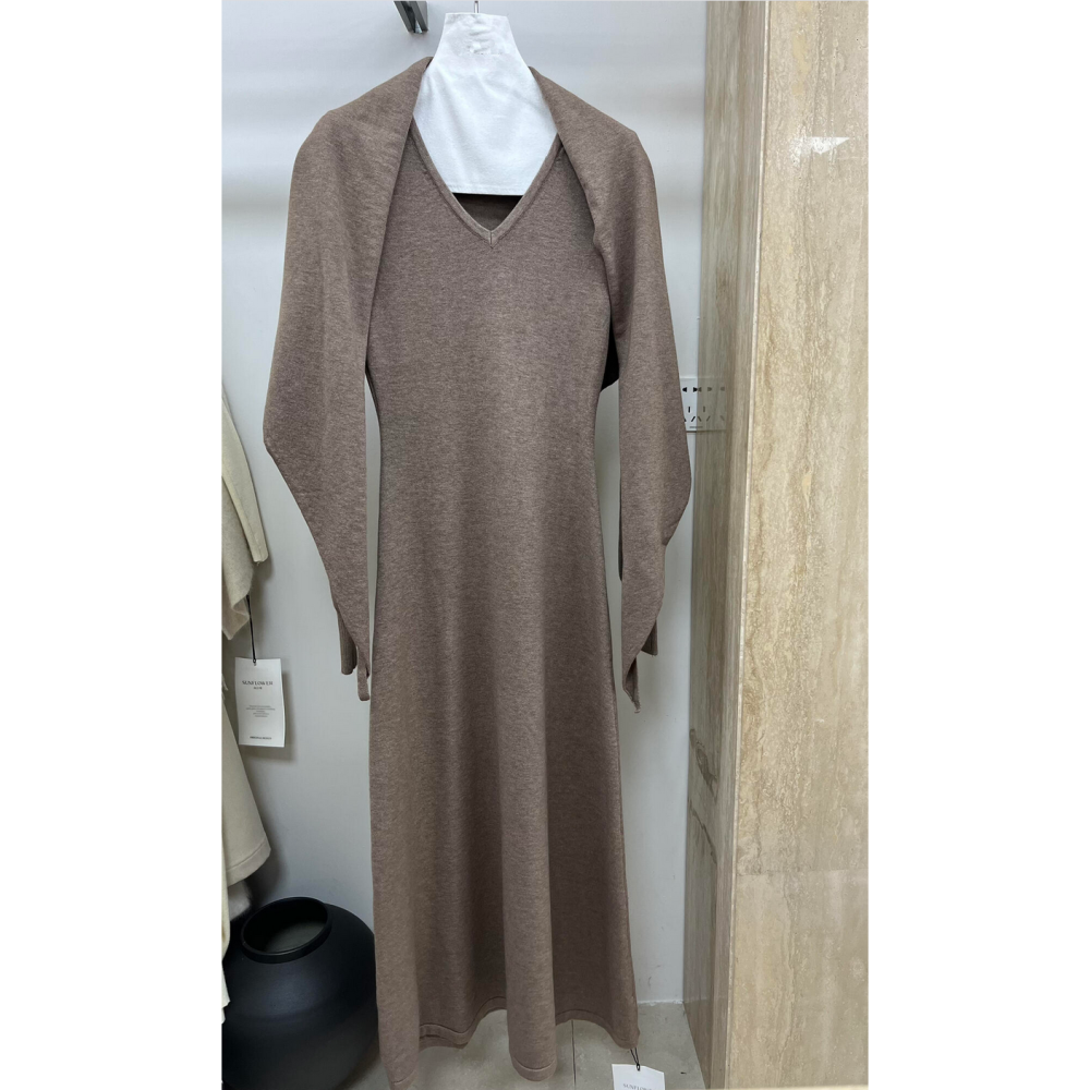 韓系氣質慵懶風V領修身針織連身長裙(配披肩)-細節圖10