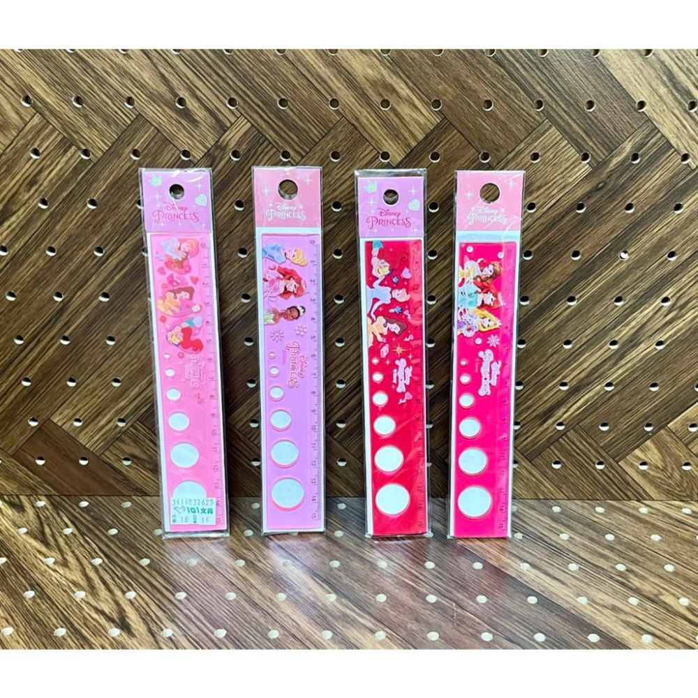 【快樂童年精品】正版授權 迪士尼公主 奧特曼 15公分洞洞直尺-細節圖4