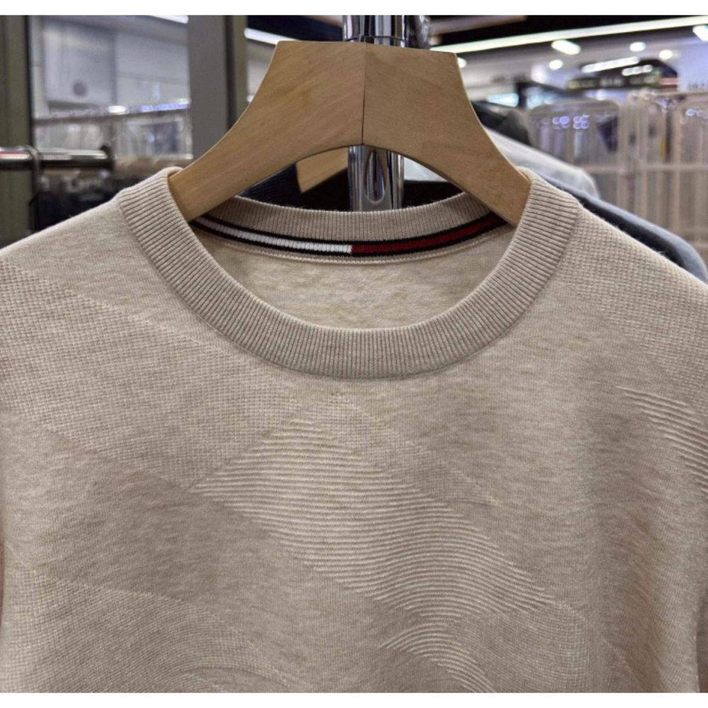 [Ｃ.M.平價精品館]XL、2XL碼現貨特價/出口專櫃精品出清特價修身有型知性品味淺卡其長袖針織上衣-細節圖4