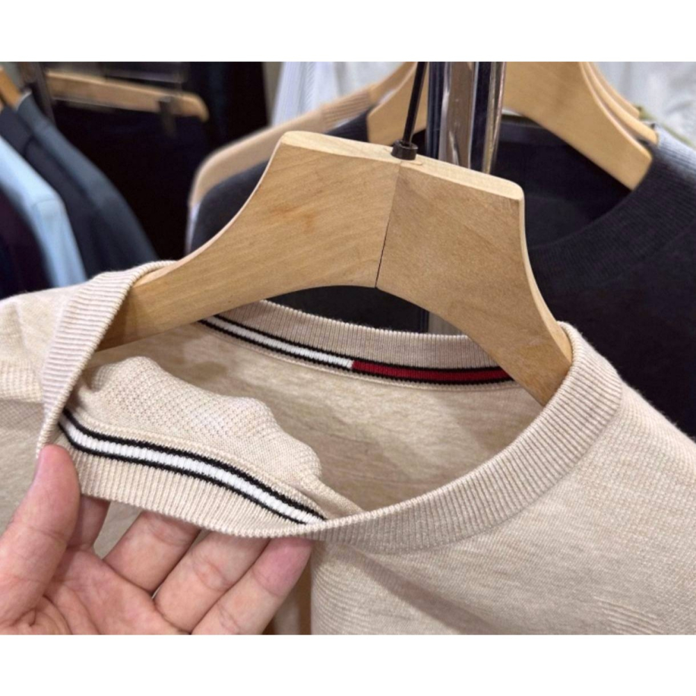 [Ｃ.M.平價精品館]XL、2XL碼現貨特價/出口專櫃精品出清特價修身有型知性品味淺卡其長袖針織上衣-細節圖8