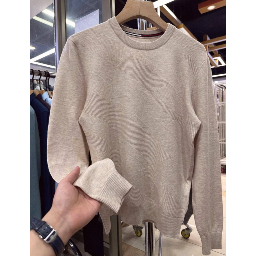 [Ｃ.M.平價精品館]XL、2XL碼現貨特價/出口專櫃精品出清特價修身有型知性品味淺卡其長袖針織上衣-細節圖10