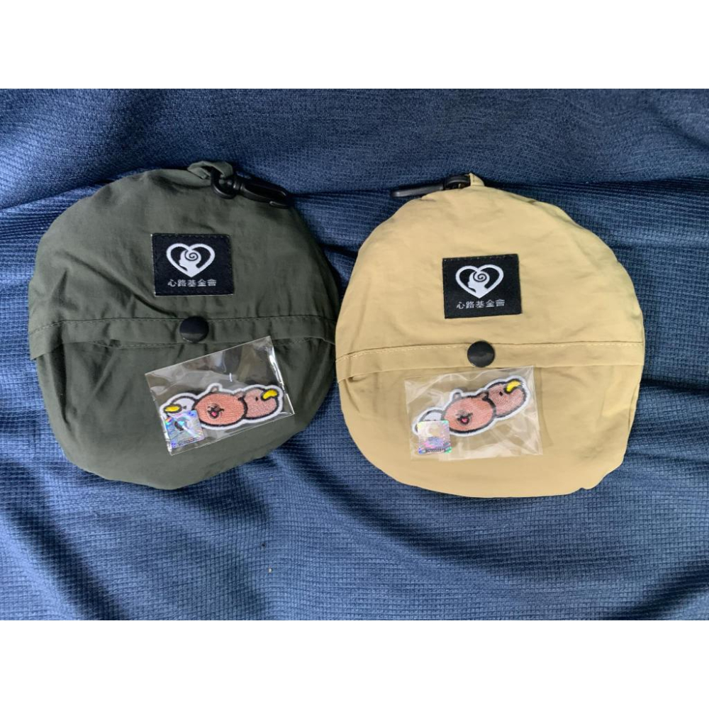 小水豚豆仔 by 天竺鼠森森 聯名設計 獎牌、豆仔款斜跨小包、豆仔電繡片貼、漁夫帽-細節圖3