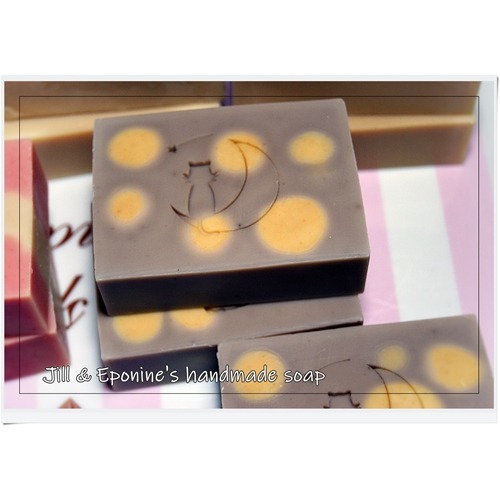 ✿吉兒。艾潘✿紫草馬賽手工皂(乾性、偏乾性膚質適用/安撫肌膚)-細節圖4