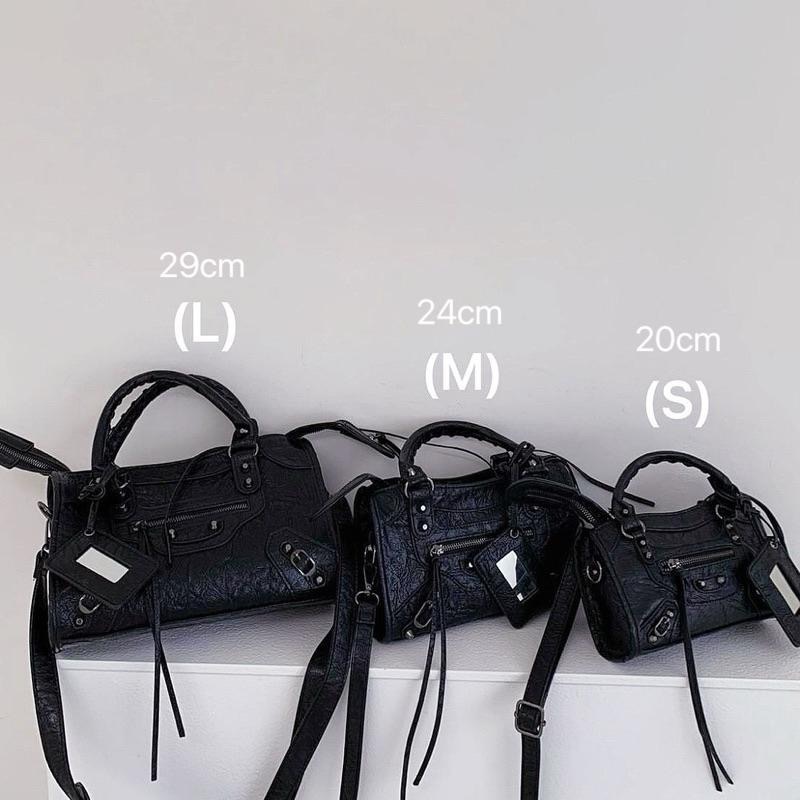 𝐖𝐚𝐘♡·現+預｜🇰🇷韓國經典款霧面防刮耐磨機車包 20cm 24cm 29cm 34cm 40cm手提包 肩背包✨-細節圖2