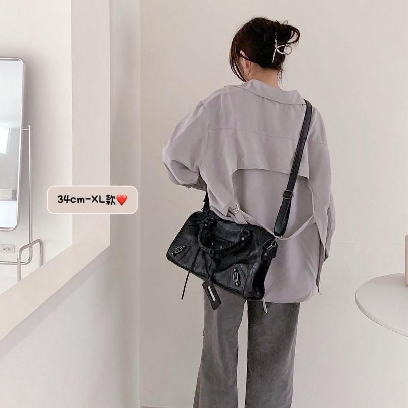 𝐖𝐚𝐘♡·現+預｜🇰🇷韓國經典款霧面防刮耐磨機車包 20cm 24cm 29cm 34cm 40cm手提包 肩背包✨-細節圖3